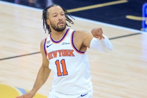 媒体人:被母队认为不值大合同的小个后卫成FMVP 布伦森太完美了