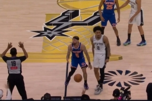 滴水不漏!哈珀高质量领防 造成尼克斯8秒违例送出球权